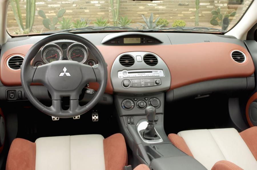  Mitsubishi Eclipse 2009 года  (фото 49 из 205)